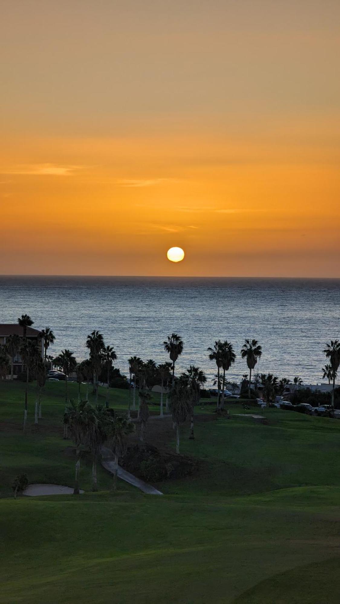 Golf View Apartment - Stunning Ocean View Golf Del Sur San Miguel de Abona Exterior foto